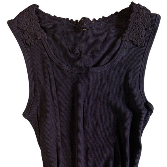 Uniqlo Tops - UNIQLO Crochet Embroidered Rib Tank Top XS Black Indie Sleaze Whimsigoth Concert